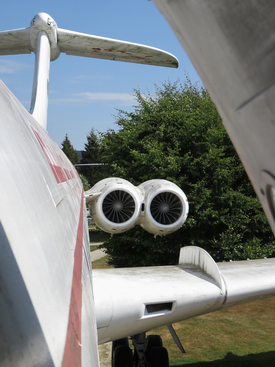 Blick aufs Triebwerk der BAC Vickers VC 10 (1962) der United Arab Emirates in der Flugausstellung Hermeskeil, 23.8.18