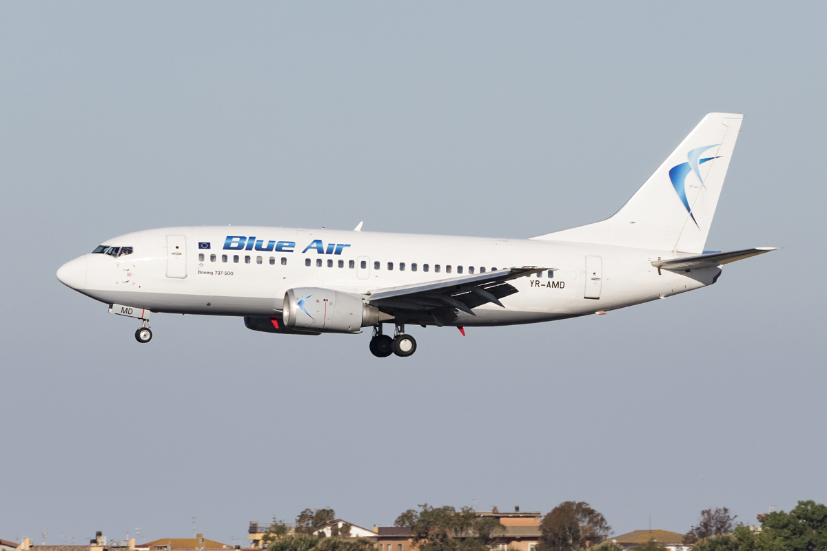 Blue Air, YR-AMD, Boeing, B737-530, 30.04.2017, FCO, Roma, Italy 



