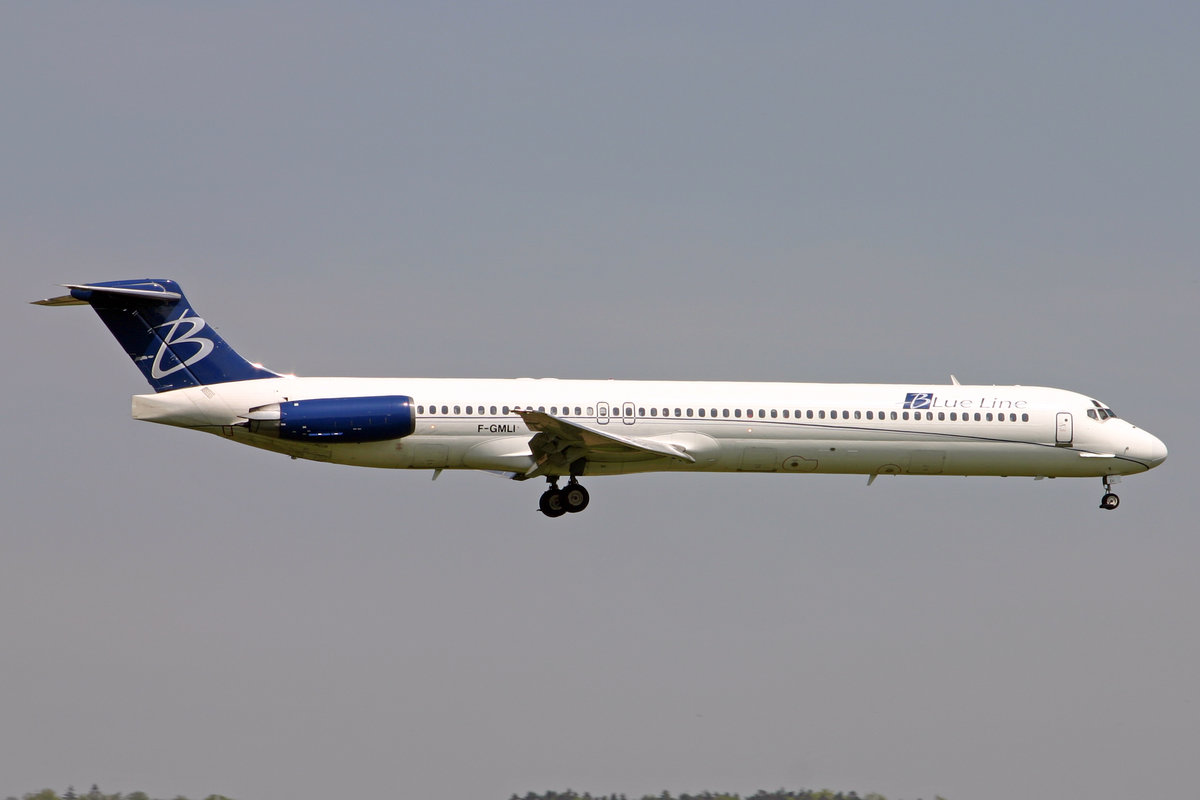 Blue Line, F-GMLI, McDonnell Douglas MD-83, msn: 53014/1740, 04.Mai 2006, ZRH Zürich, Switzerland.