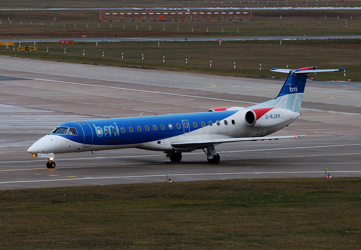 BMI-Regional ERJ-145EP G-RJXH bei der Ankunft in Berlin-Tegel am 09.02.2015