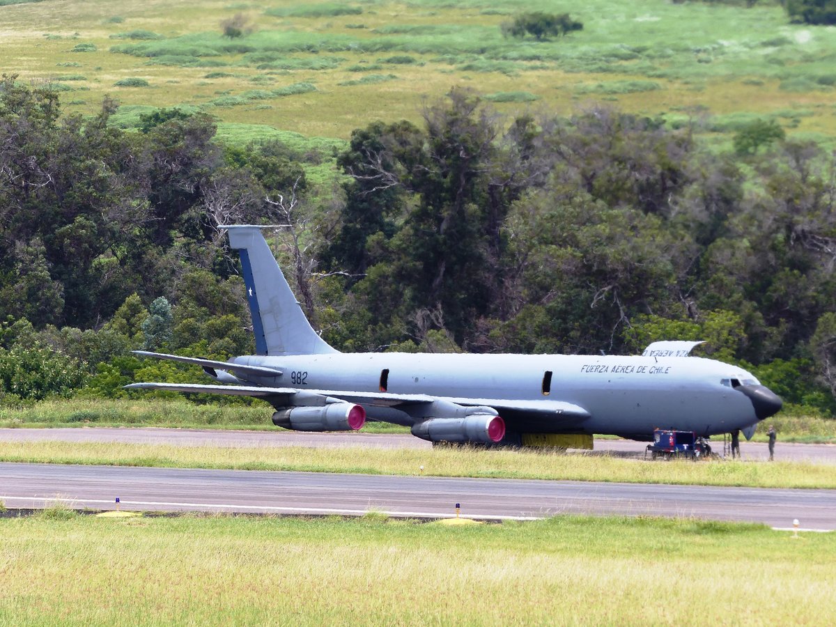Boeing 707KC 135, 982, Fuerza Aerea de Chile, Aeropuerto Isla de