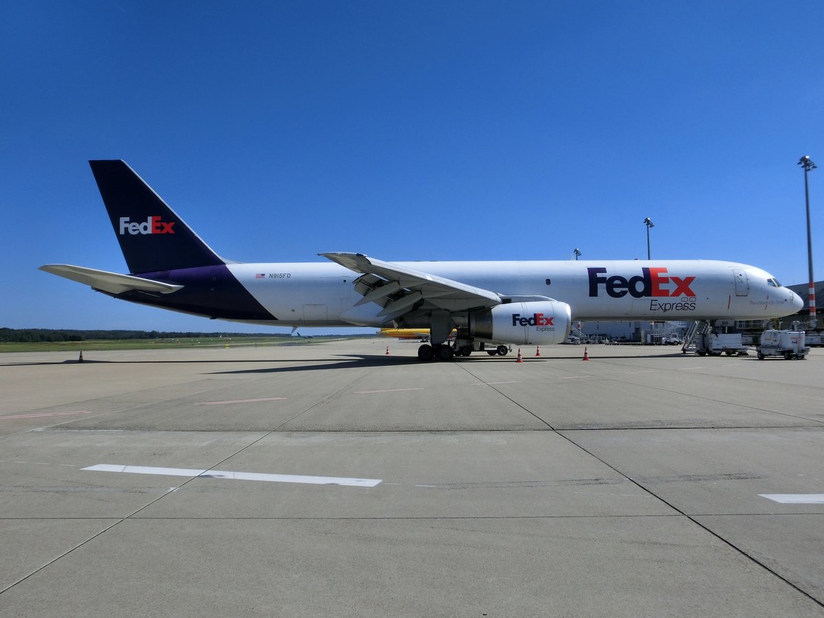 Boeing 757-236 - FX FDX Federal Express FedEx 'Declan' - 24120 - N915FD - 23.08.2016 - CGN