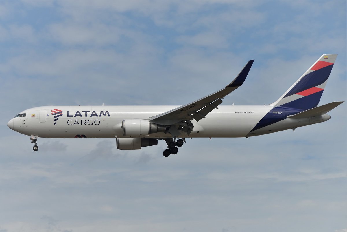 Boeing 767-316FER(W) - L7 LAE LATAM Cargo Columbia - 30780 - N532LA - 11.08.2019 - FRA