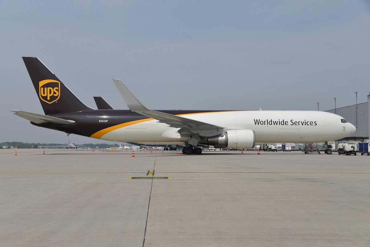 Boeing 767-34AFER - 5X UPS United Parcel Service - 27240 - N302UP - 19.05.2019 - EDDK