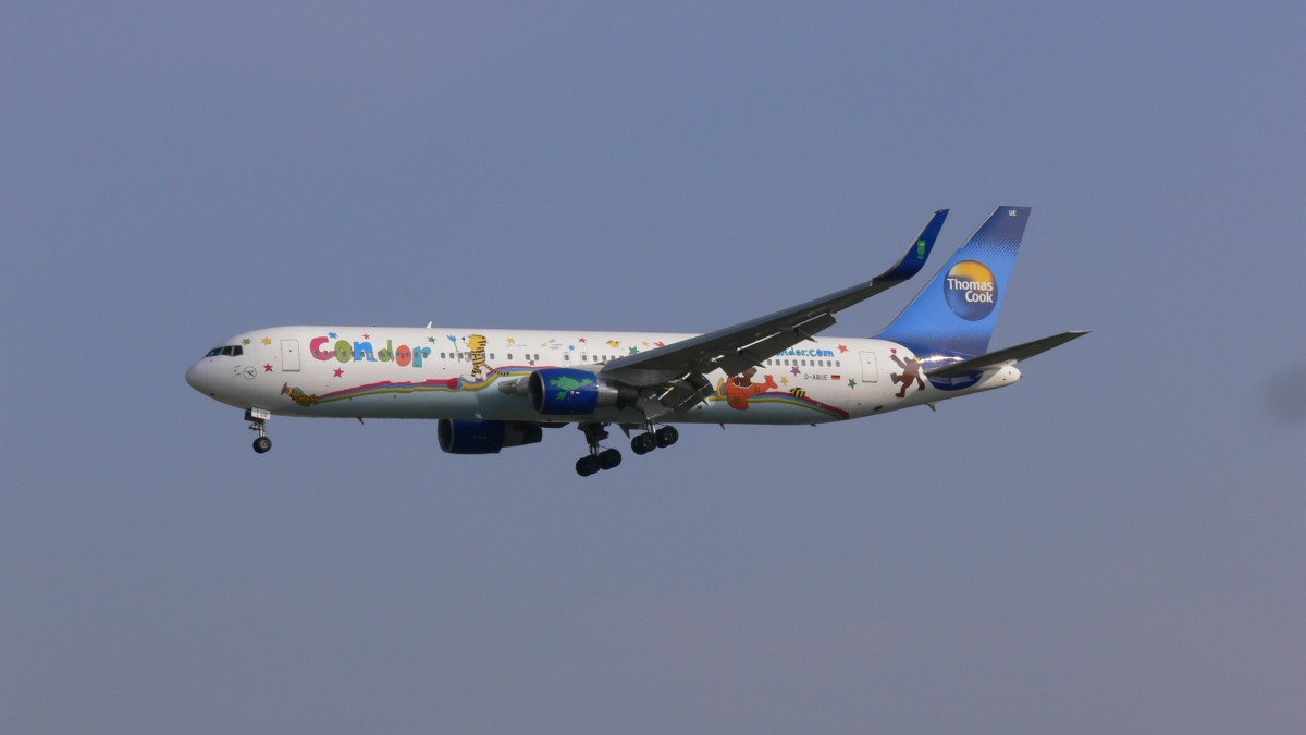 Boeing 767 der Condor mit der neuen Sonderbemalung in Frankfurt am 31.08.2013.