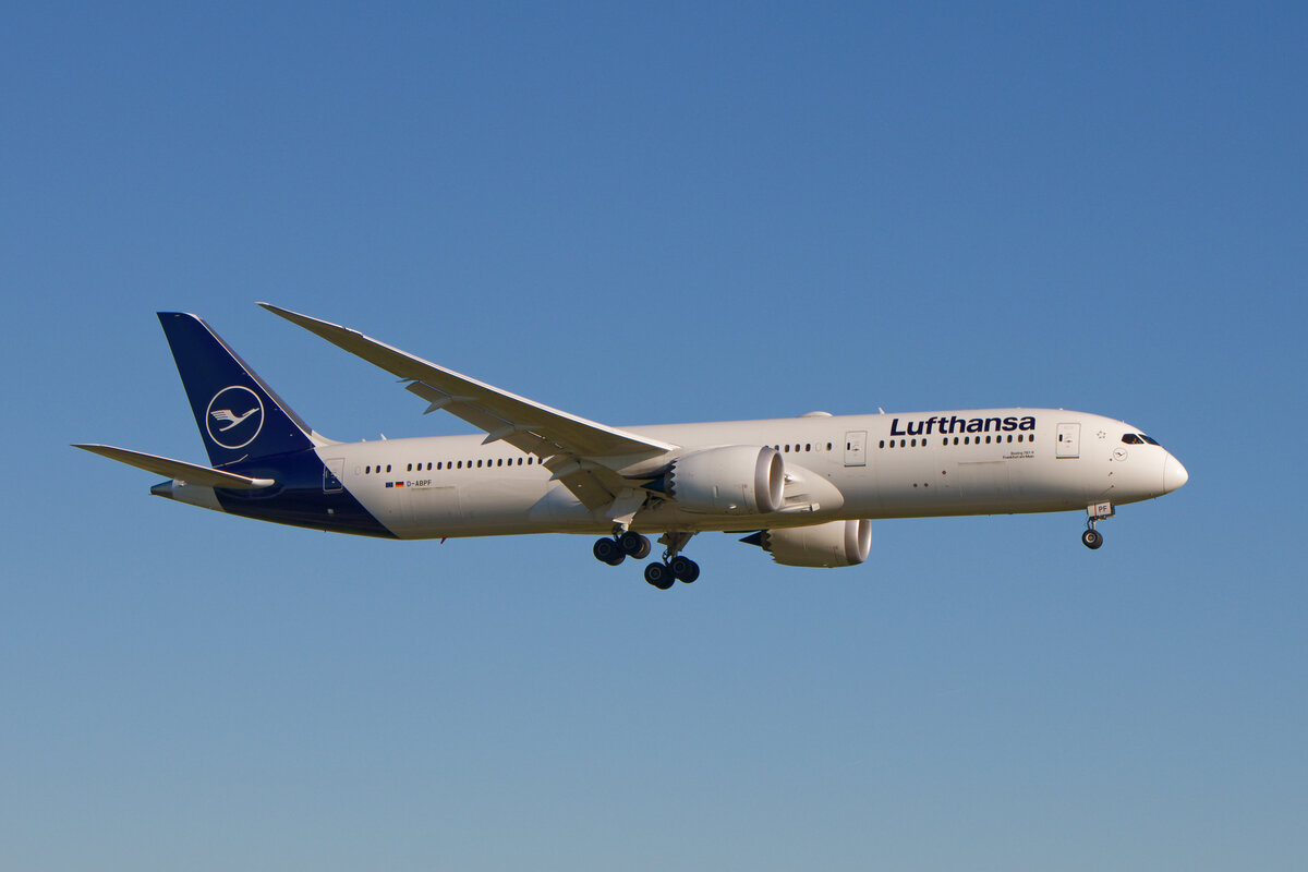 Boeing 787-9, Lufthansa (D-ABPF)  Frankfurt am Main , Frankfurt (FRA), 01.05.2026.