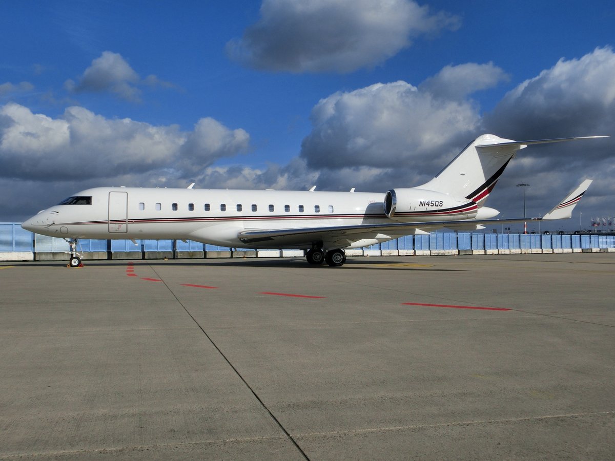 Bombardier BD-700-1A10 Global 6000 - 1I NJE NetJets - 9598 - N145QS - 29.06.2016 - CGN
