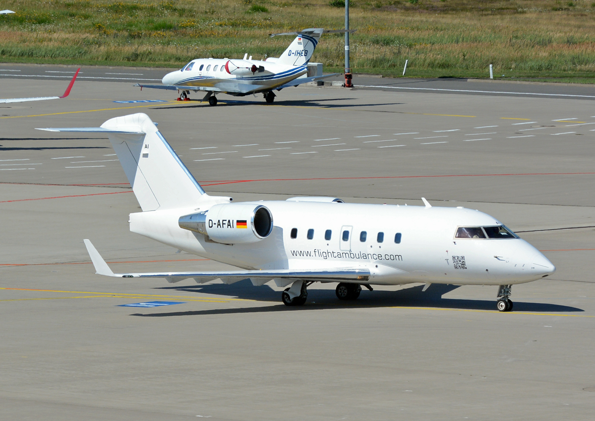 Bombardier Challenger 604 der  Flight Ambulance , D-AFAI in Köln/Bonn - 02.08.2015