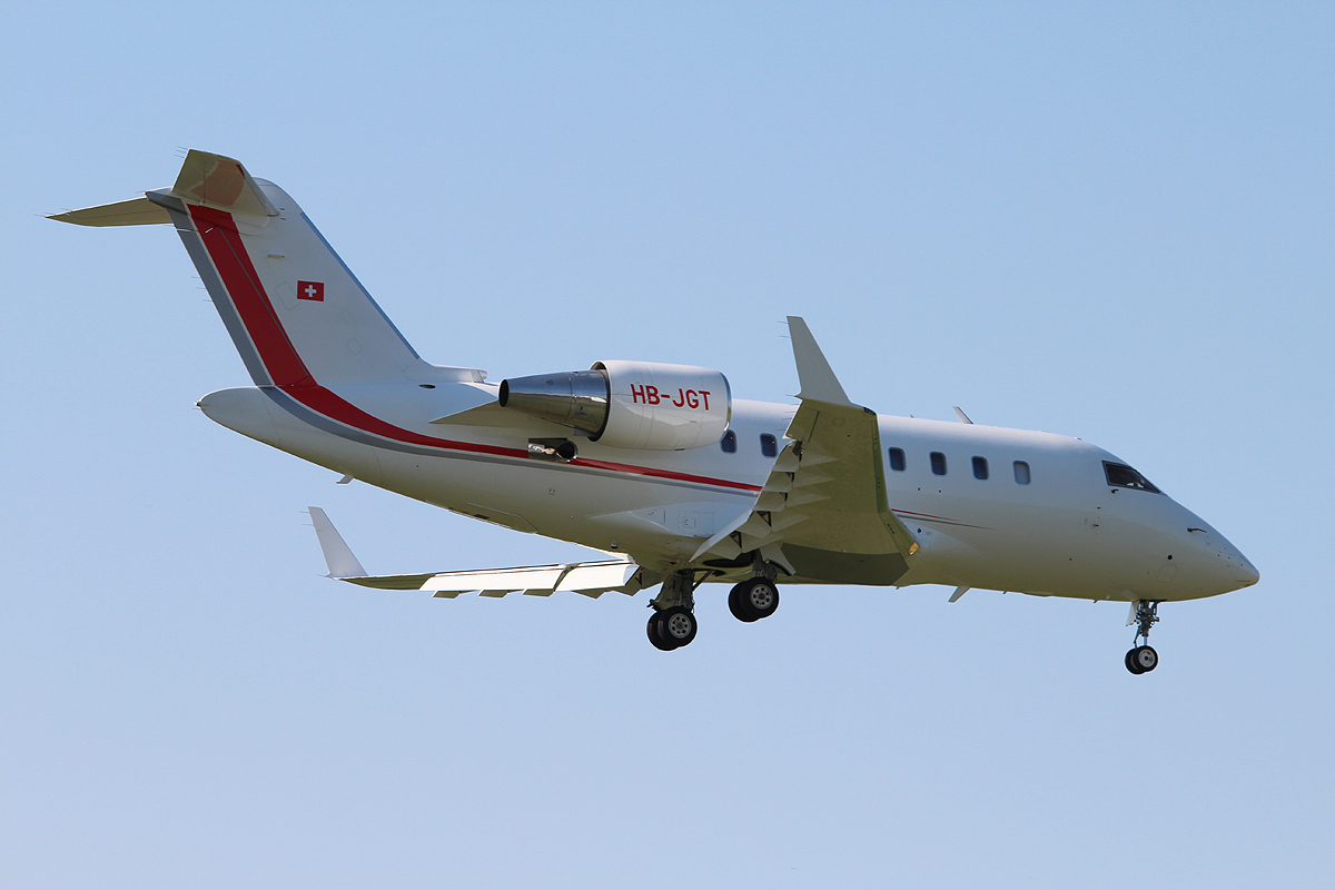 Bosch AG  Canadair Challenger 605 HB-JGT bei der Landung in Berlin-Tegel am 05.05.2013