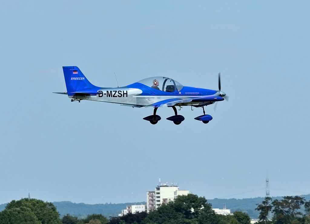 Breezer B 400, D-MZSH beim Start in EDKB - 22.08.2015
