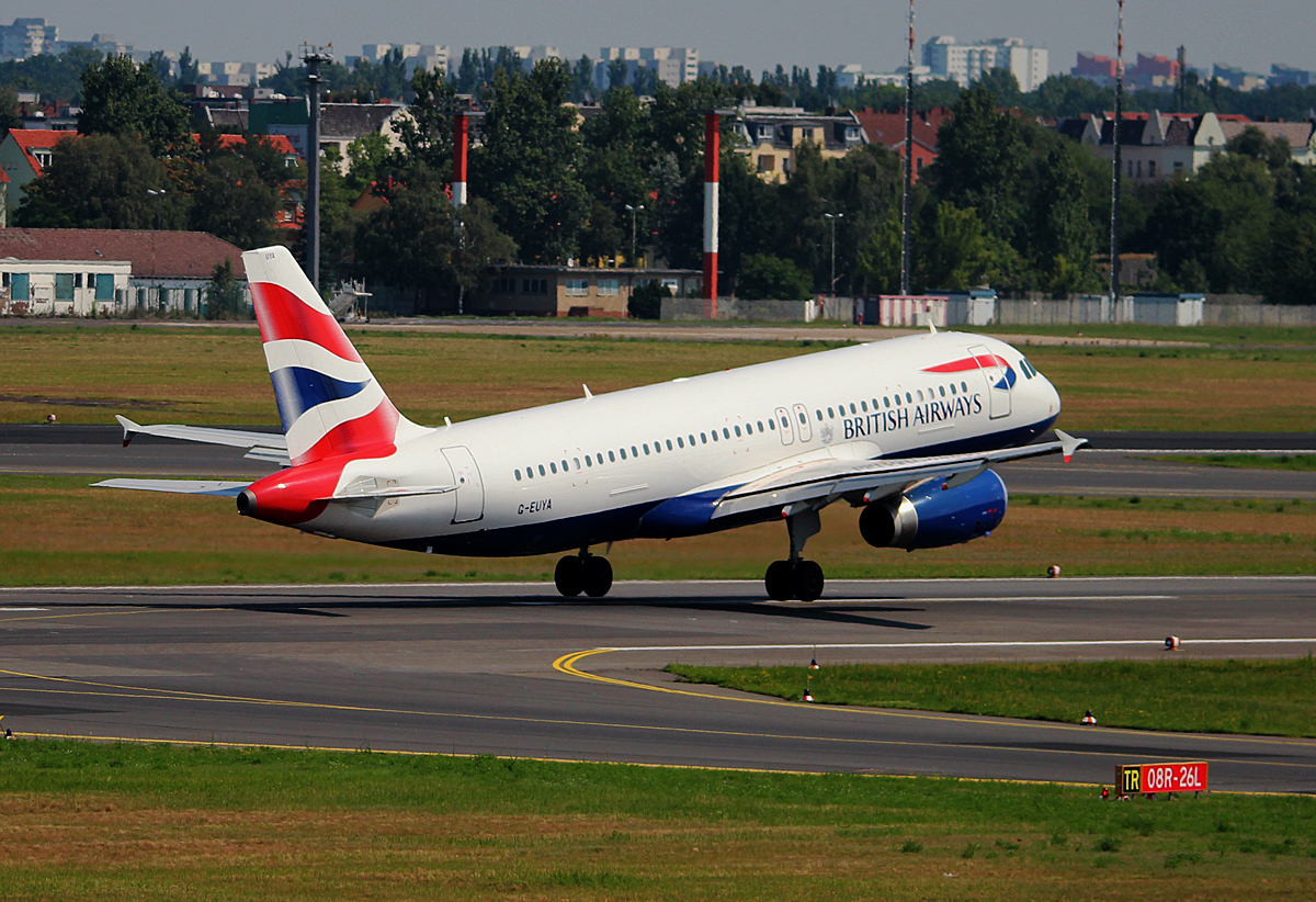 British Airways A 320-232 G-EUYA beim Start in Berlin-Tegel am 11.07.2014