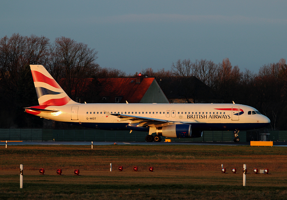 British Airways A 320-232 G-MIDT kurz vor dem Start in Berlin-Tegel am 06.04.2015