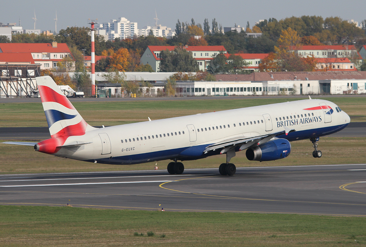 British Airways A 321-231 G-EUXC beim Start in Berlin-Tegel am 19.10.2013