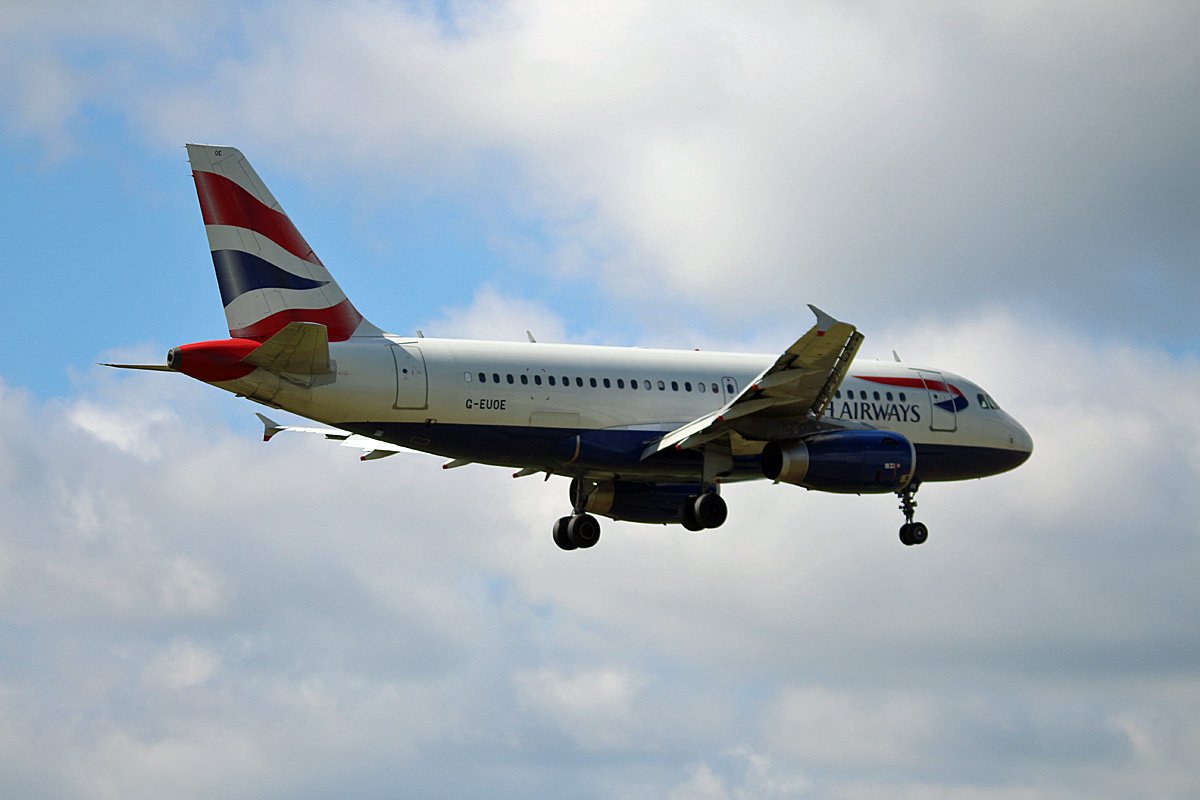 British Airways, Airbus A 319-131, G-EUOE, TXL, 25.06.2017