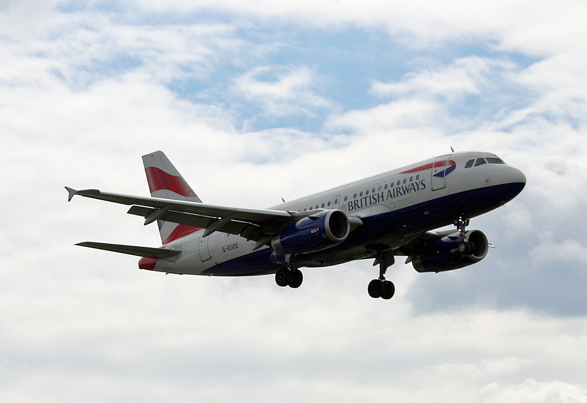 British Airways, Airbus A 319-131, G-EUOE, TXL, 05.08.2017