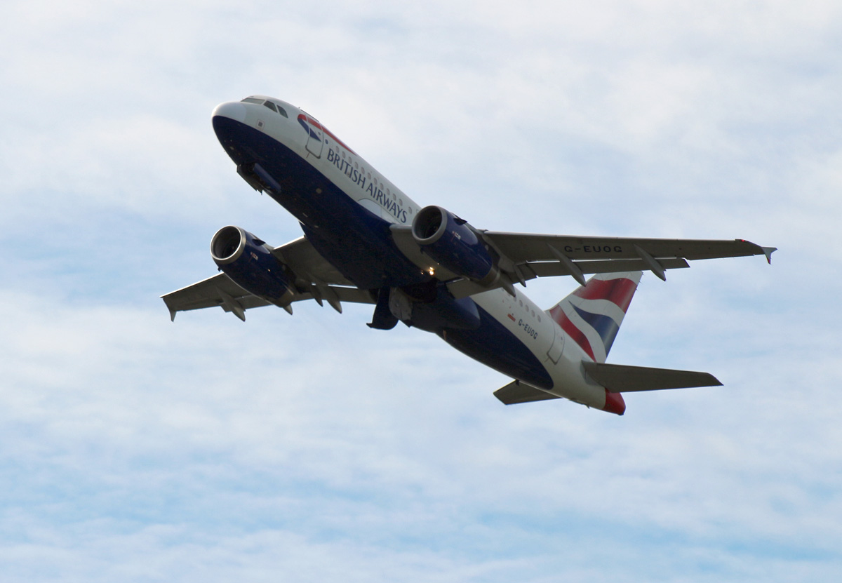 British Airways, Airbus A 319-131, G-EUOG, TXL, 06.10.2019