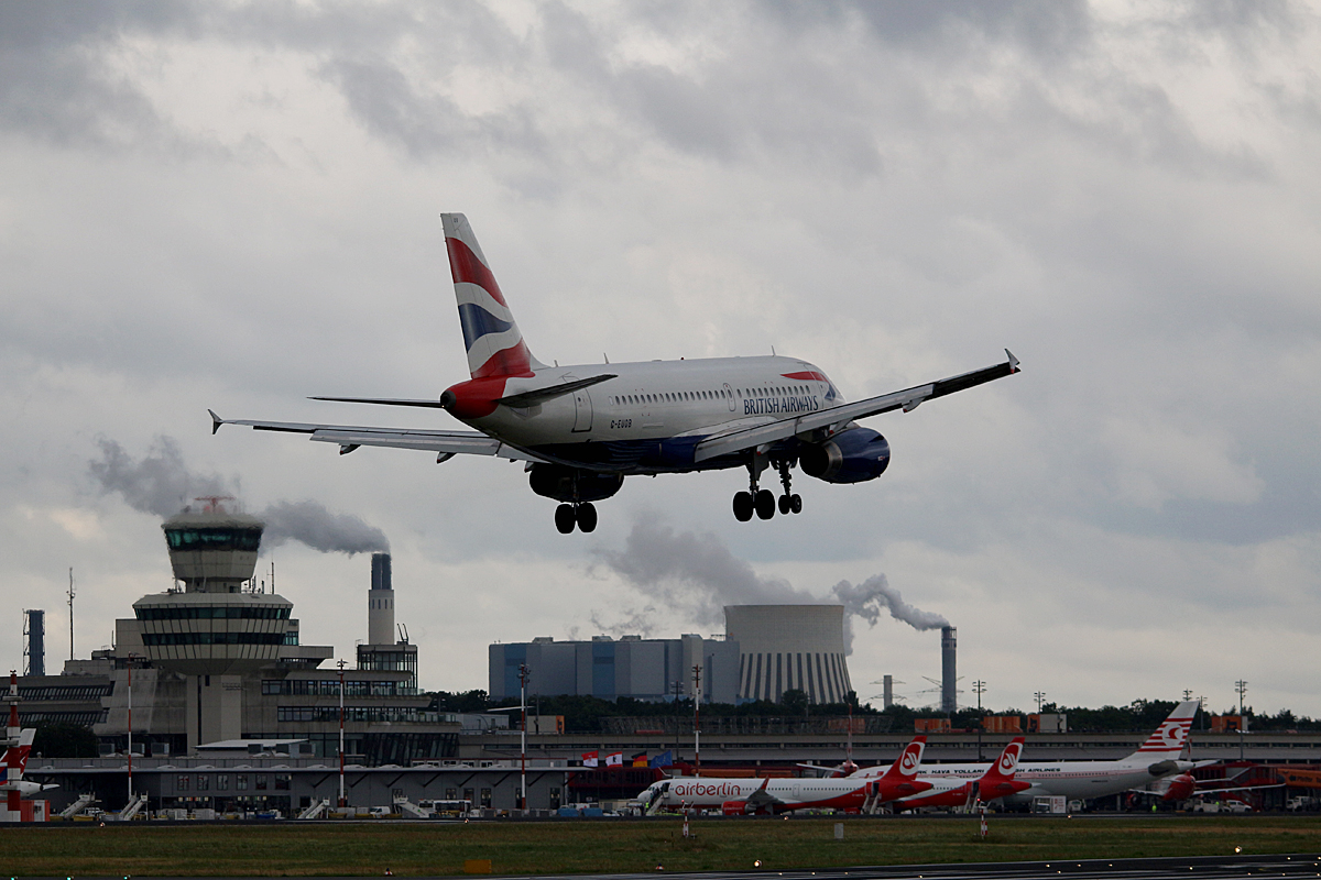 British Airways, Airbus A 319-131, G-EUOB, TXL, 15.07.2016