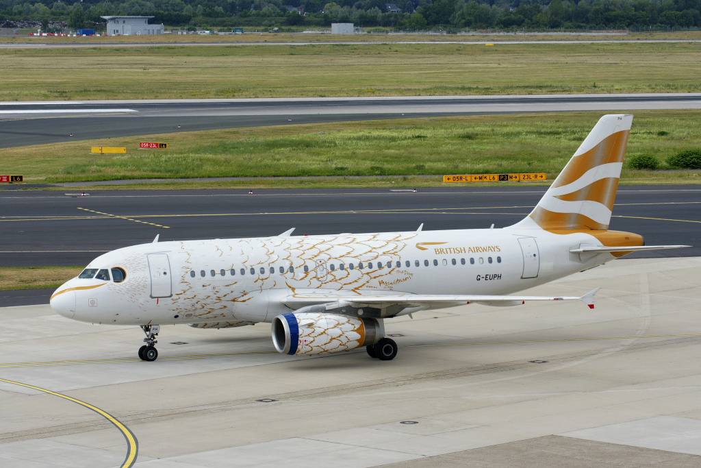 British Airways Airbus A319-131 G-EUPH EDDL-DUS, 14.06.2015

Man beachte auch die Lackierung der Triebwerksabdeckung, da muss wohl noch etwas lackiert werden.
