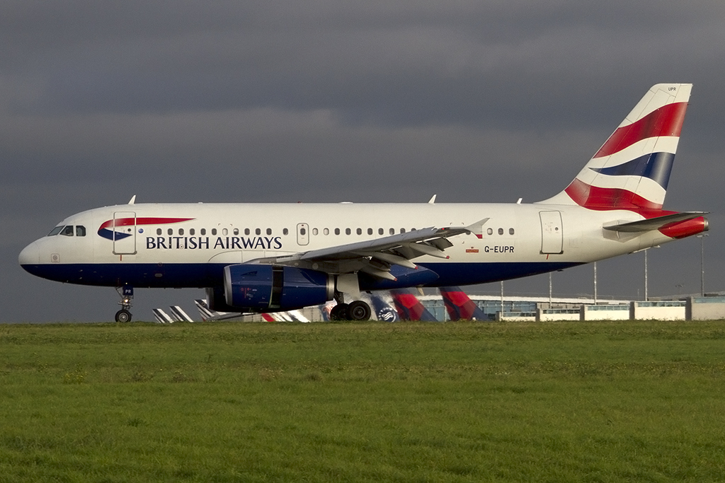 British Airways, G-EUPR, Airbus, A319-131, 23.10.2013, CDG, Paris, France



