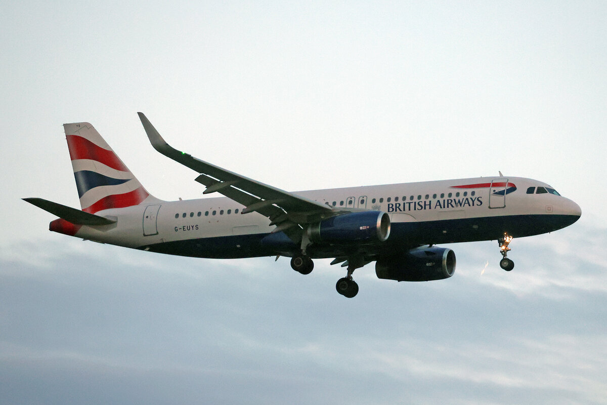 British Airways, G-EUYS, Airbus A320-232, msn: 5948, 03.Juli 2023, LHR London Heathrow, United Kingdom.