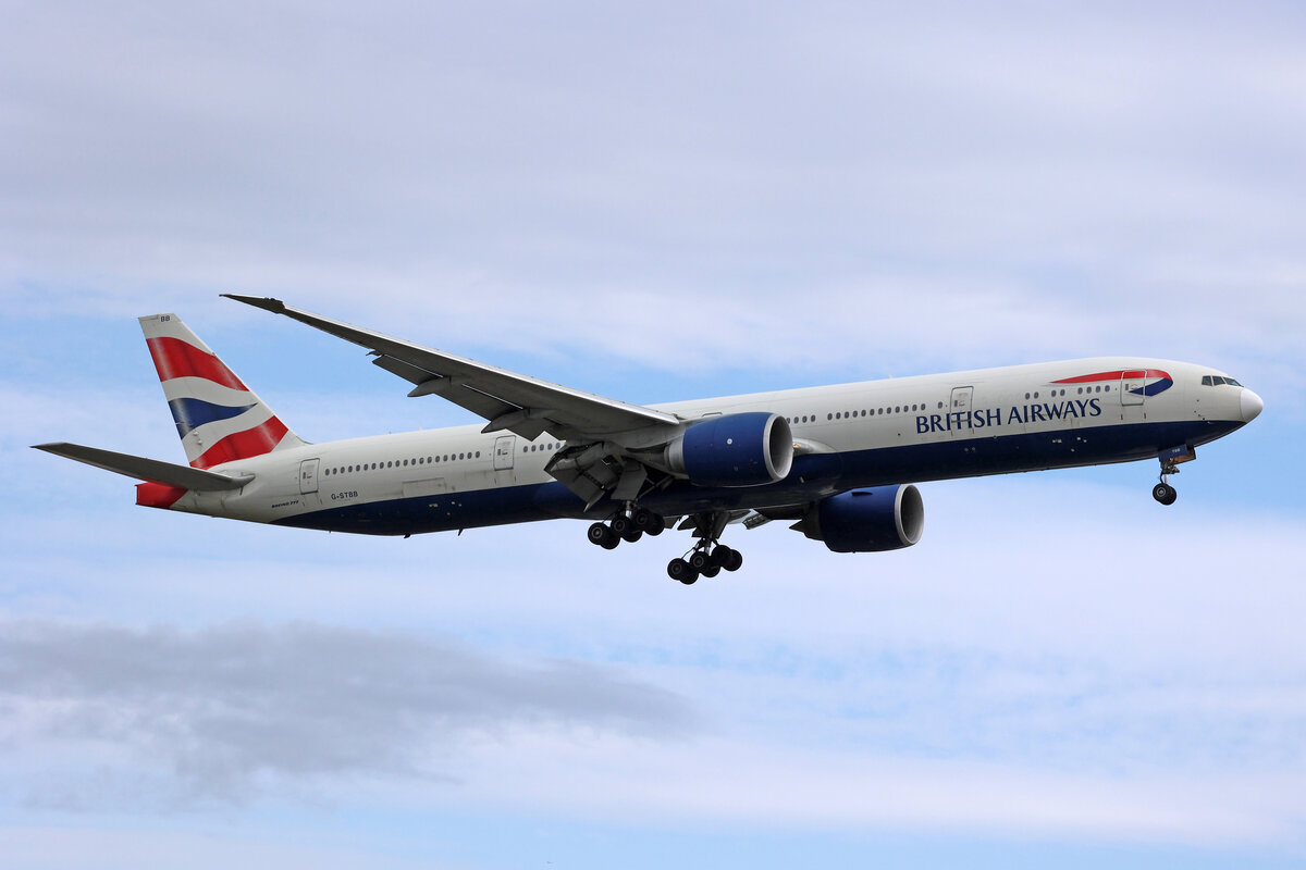 British Airways, G-STBB, Boeing B777-336ER, msn: 38286/887, 03.Juli 2023, LHR London Heathrow, United Kingdom.