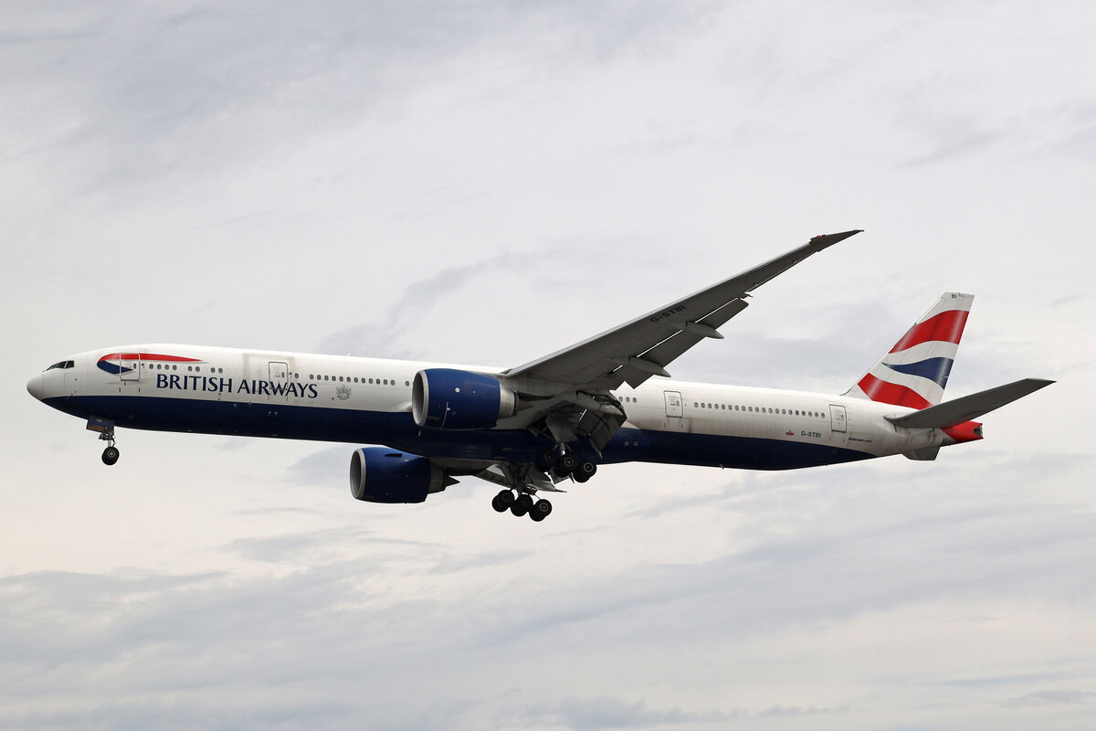 British Airways, G-STBI, Boeing 777-336ER, msn: 43702/1171, 08.Juli 2023, LHR London Heathrow, United Kingdom.