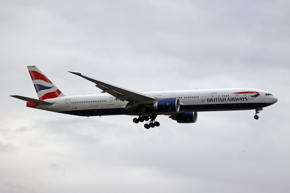 British Airways, G-STBN, Boeing B777-336ER, msn: 66583/1671, 04.Juli 2023, LHR London Heathrow, United Kingdom.