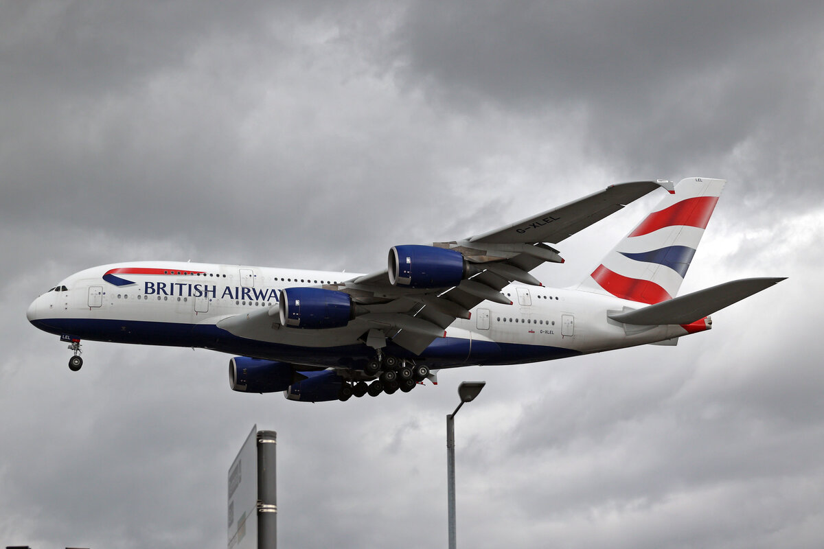British Airways, G-XLEL, Airbus A380-841, msn: 215, Flug mit halben Winglets! 03.Juli 2023, LHR London Heathrow, United Kingdom.