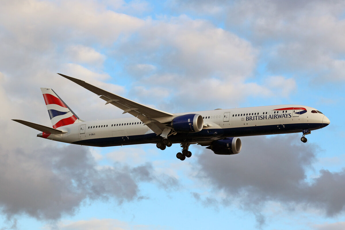 British Airways, G-ZBLC, Boeing B787-10, msn: 60639/1026, 05.Juli 2023, LHR London Heathrow, United Kingdom.