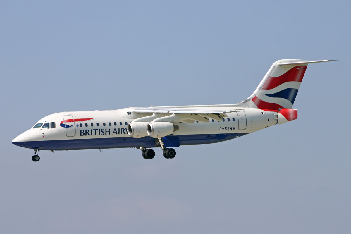 British Airways (Operated by BA CityFlyer), G-BZAW, BAe Avro RJ100, msn: 3354, 24.April 2009, ZRH Zürich, Switzerland. 
