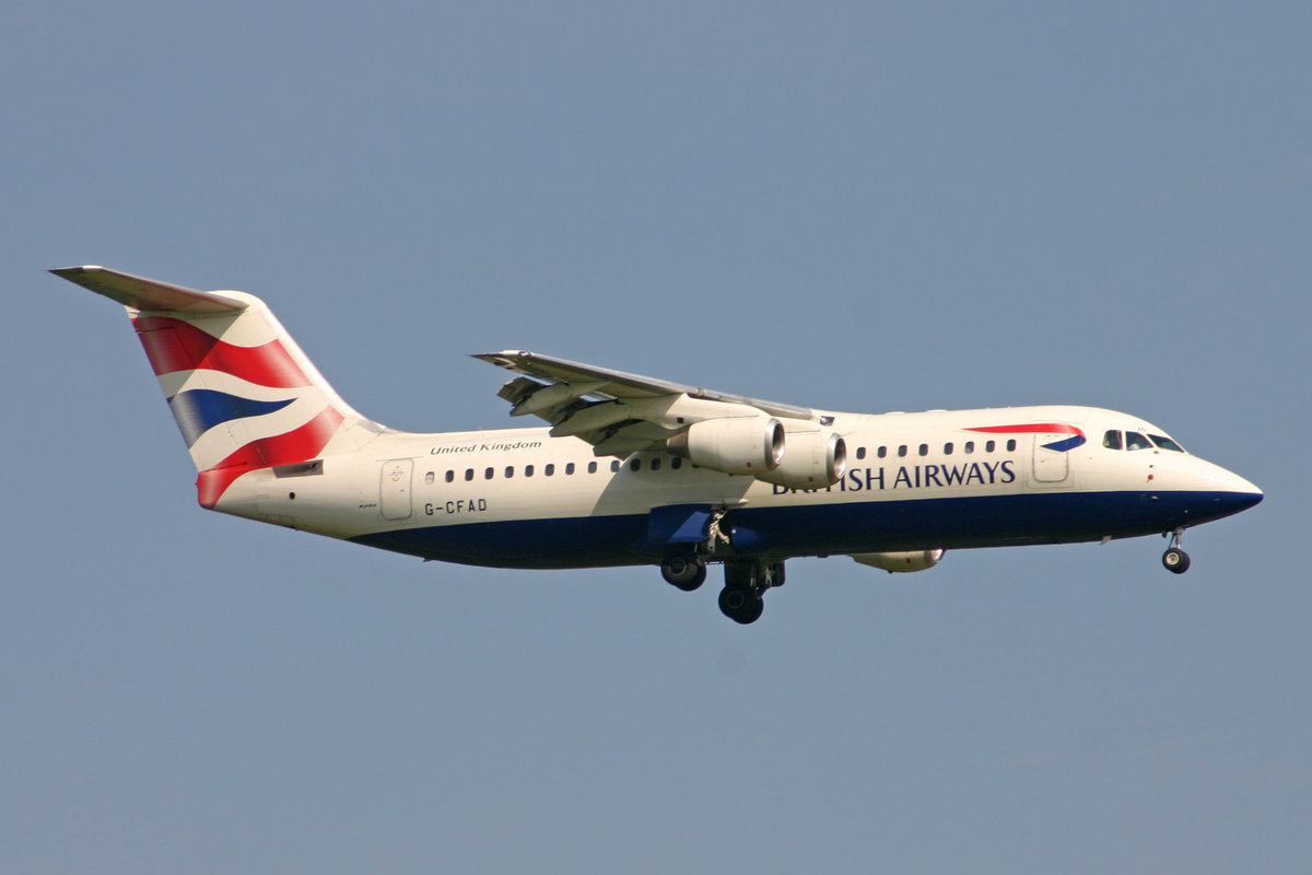 British Airways (Operated by BA CityFlyer), G-CFAD, BAe Avro RJ100, msn: 3380, 19.Mai 2005, FRA Frankfurt, Germany.