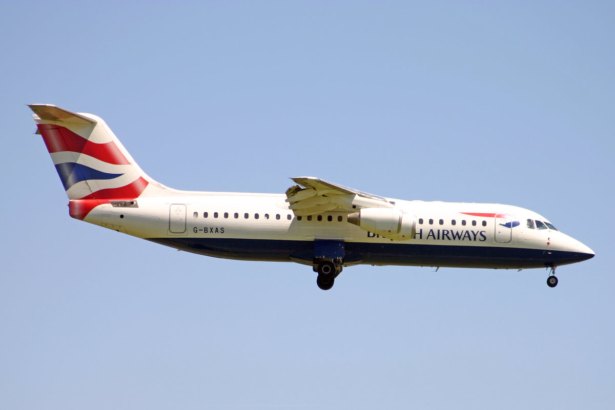 British Airways (Oprated by BA CityFlyer), G-BXAS, BAe Avro RJ100, msn: E3301, 13.Juli 2007, ZRH Zürich, Switzerland.