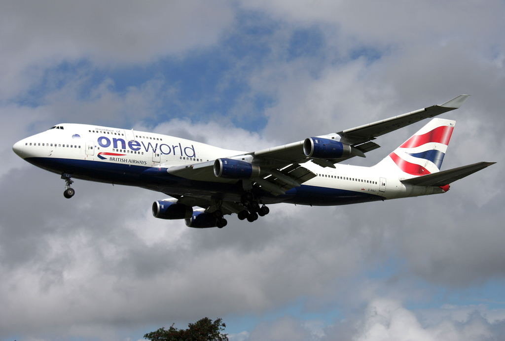 British One World B747-400 G-BNLI im Anflug auf 27L in LHR / EGLL / London Heathrow am 25.08.2011