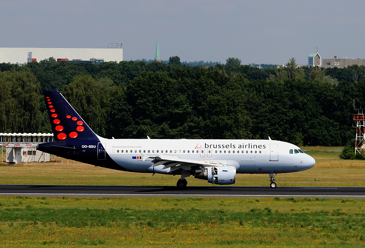 Brussels Airlines A 319-111 OO-SSU nach der Landung in Berlin-Tegel am 11.07.2014