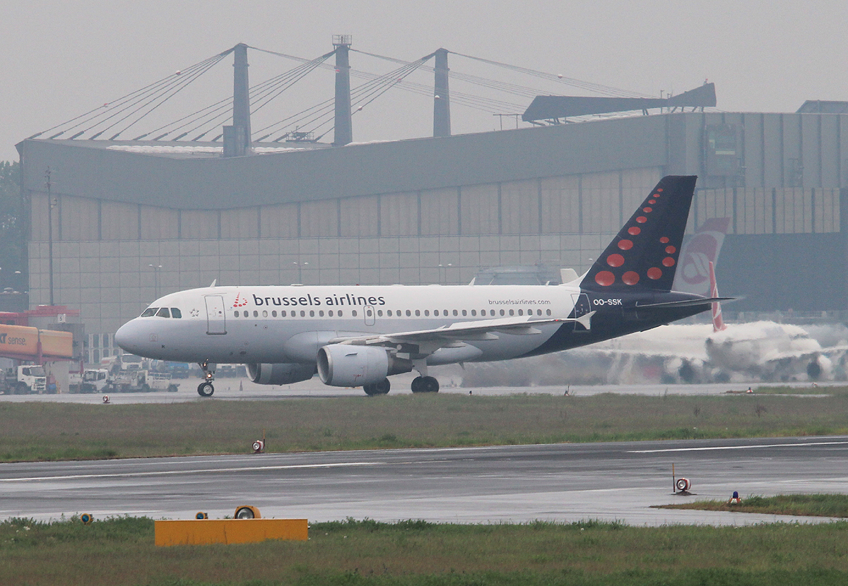 Brussels Airlines A 319-112 OO-SSK bei der Ankunft in Berlin-Tegel am 18.05.2013