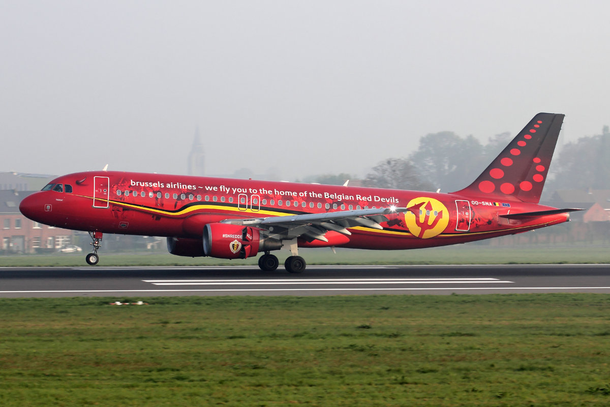 Brussels Airlines Airbus A320-214 OO-SNA bei der Landung in Brüssel 21.4.2018
