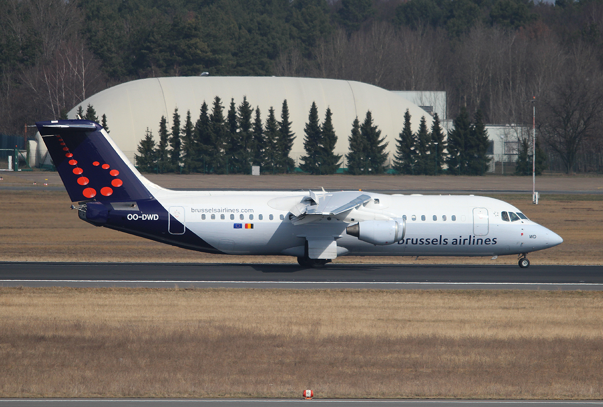 Brussels Airlines Avro Regjet RJ100 OO-DWD nach der Landung in Berlin-Tegel am 14.04.2013