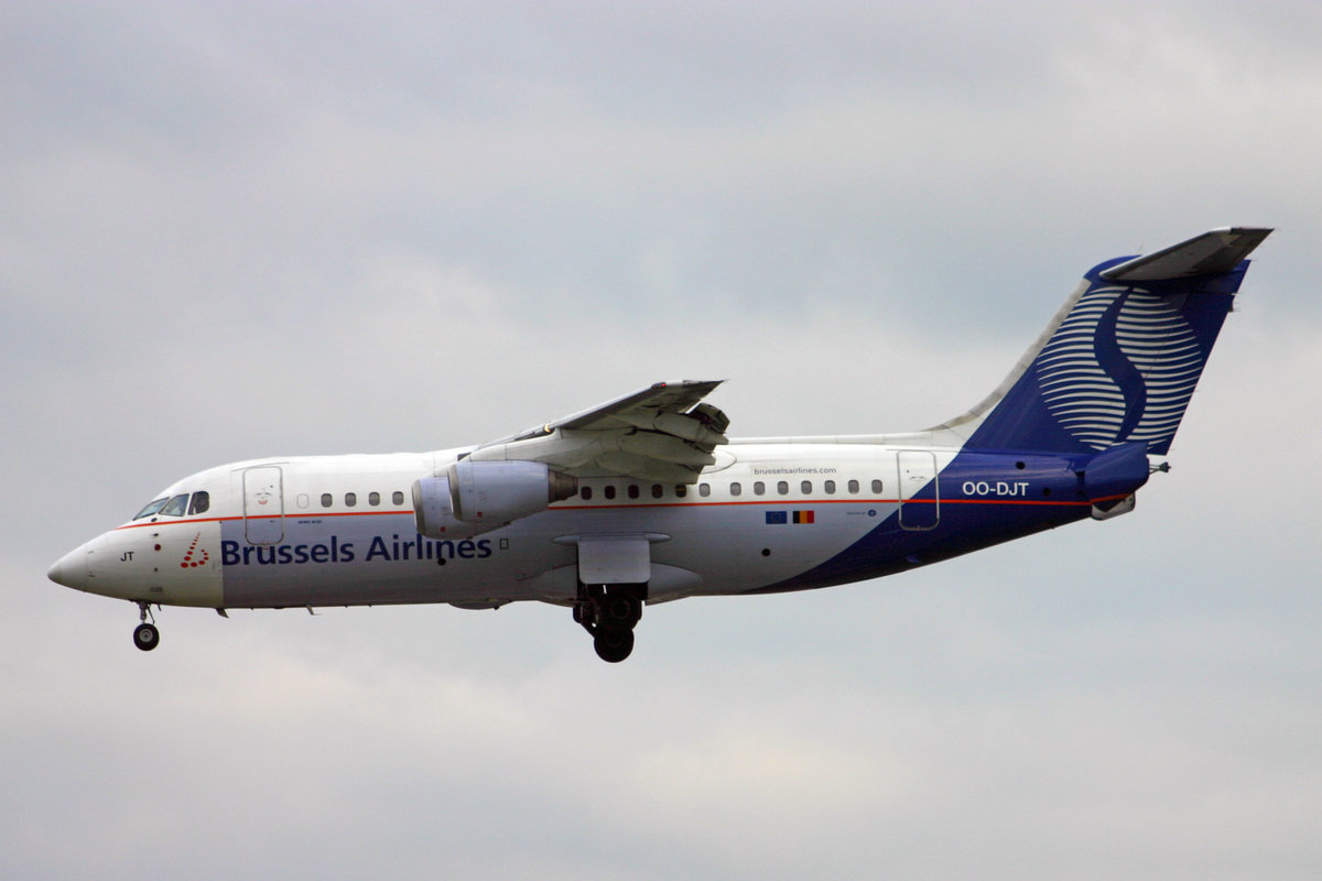 Brussels Airlines, OO-DJT, BAe Avro RJ85, msn: E2294, 01.September 2007, GVA Genéve, Switzerland.