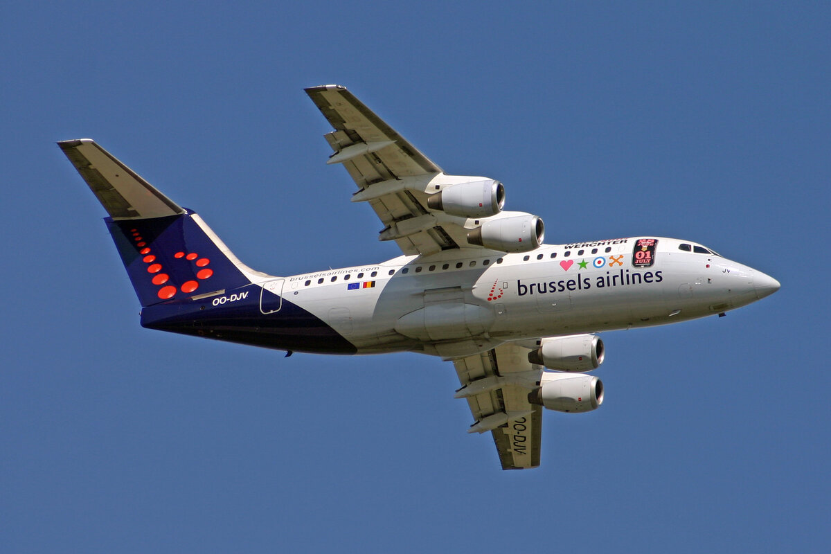 Brussels Airlines, OO-DJV, BAe Avro RJ85, msn: E2295, 01.September 2007, GVA Genève, Switzerland. Rock Werchter 2007.