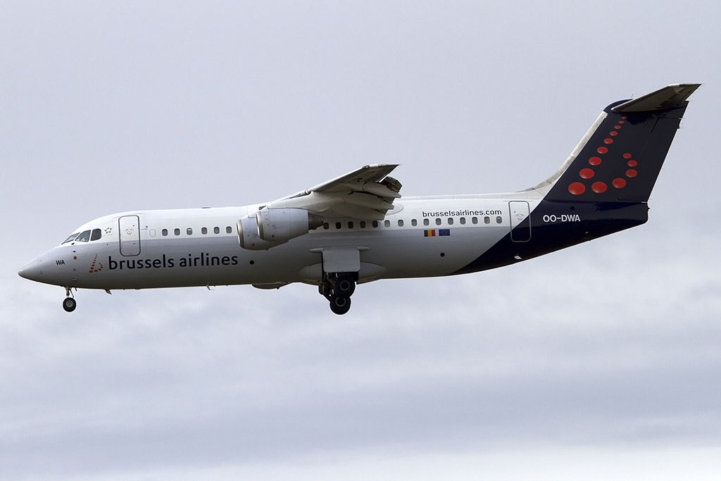 Brussels Airlines, OO-DWA, Aerospatiale, ARJ-100, 06.01.2014, LYS, Lyon, France 



