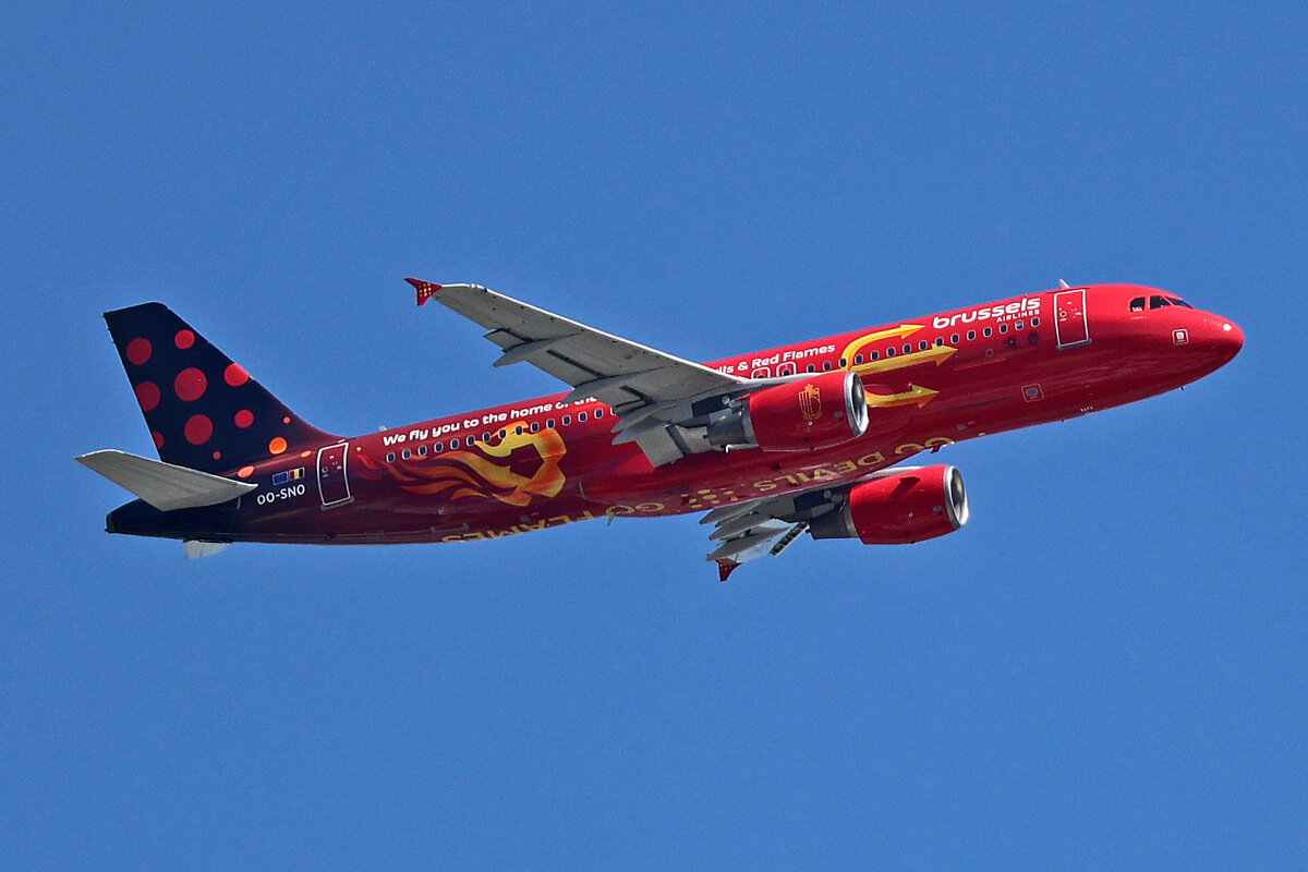 Brussels Airlines, OO-SNO, Airbus A320-214, msn: 3831,   Belgian Icons - Red Devils / Red Flames , 07.Juli 2023, LHR London Heathrow, United Kingdom.