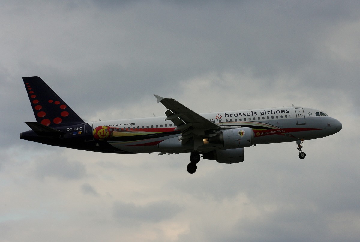 Brussels Airlines,OO-SNC,(c/n 1797),Airbus A320-214,21.06.2015,HAM-EDDH,Hamburg,Germany(Belgian Red Devils cs.)