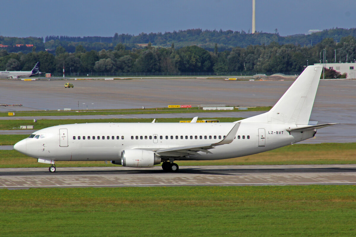 Bul Air, LZ-BVT, Boeing B737-3H4, msn: 	28037/2767, 10.September 2022, MUC München, Germany.
