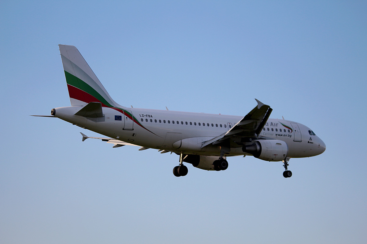 Bulgaria Air, Airbus A 319-112, LZ-FBA, TXL, 23.09.2017