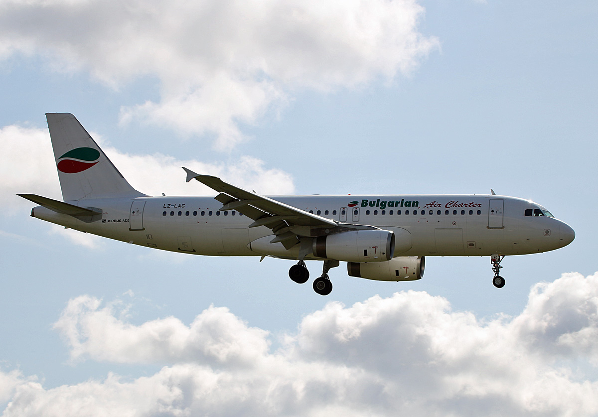 Bulgaria Air, Airbus A 320-231, LZ-LAG, TXL, 19.09.2019