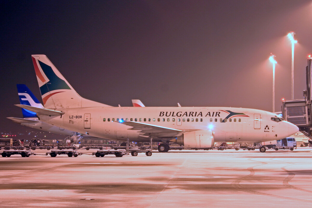 Bulgaria Air, LZ-BOR, Boeing B737-548, msn: 25165/2463, 26.Dezember 2007, ZRH Zürich, Switzerland.