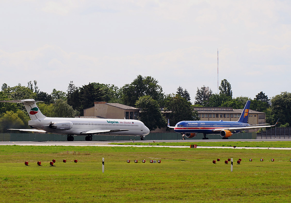 Bulgarian Air Charter, MD-82,LZ-LDT, Icelandair, boeing B 757-3E7, TF-ISX, TXL, 10.08.2019