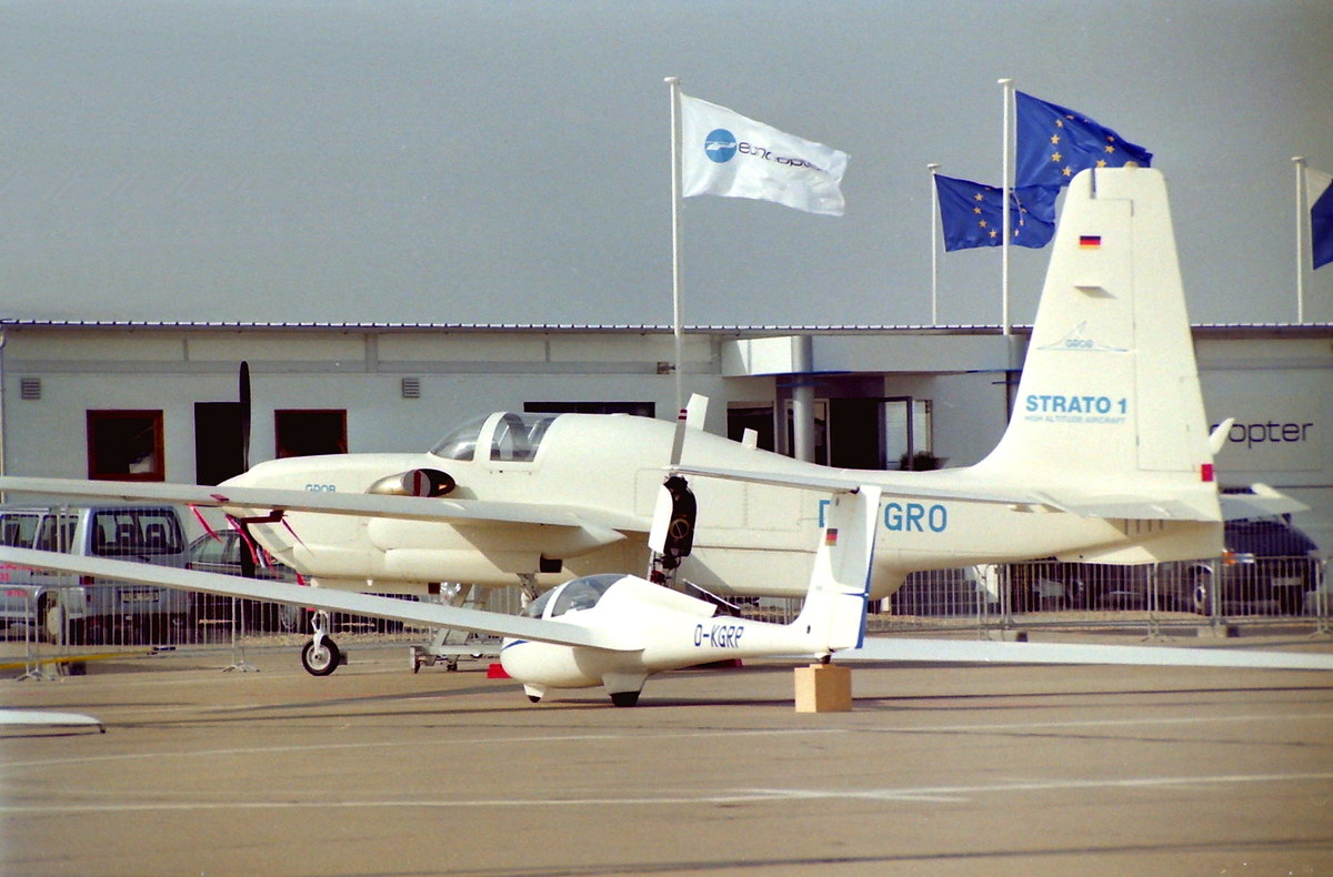 Burkhart Grob Luft- und Raumfahrt, D-FGRO, Grob G520, STRATO 1. Demonstratorflugzeug für das luftgestützte Aufklärungssystem LAPAS im Jahre 1992 auf der ILA Berlin.