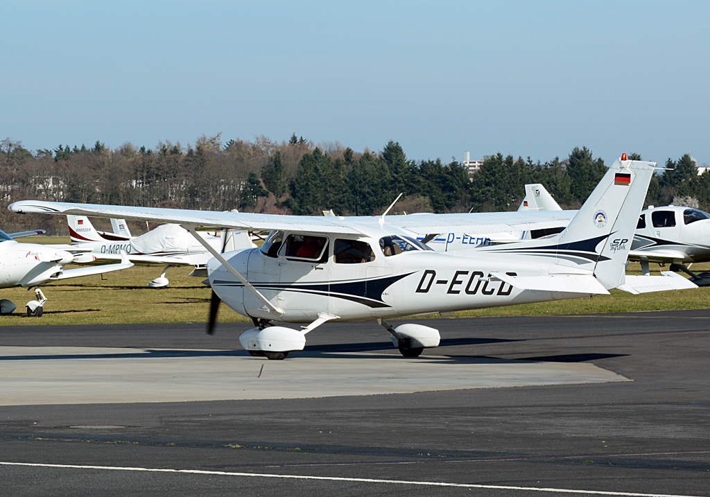 C 172 S Skyhawk - D-EOCD in Bonn-Hangelar -09.03.2014