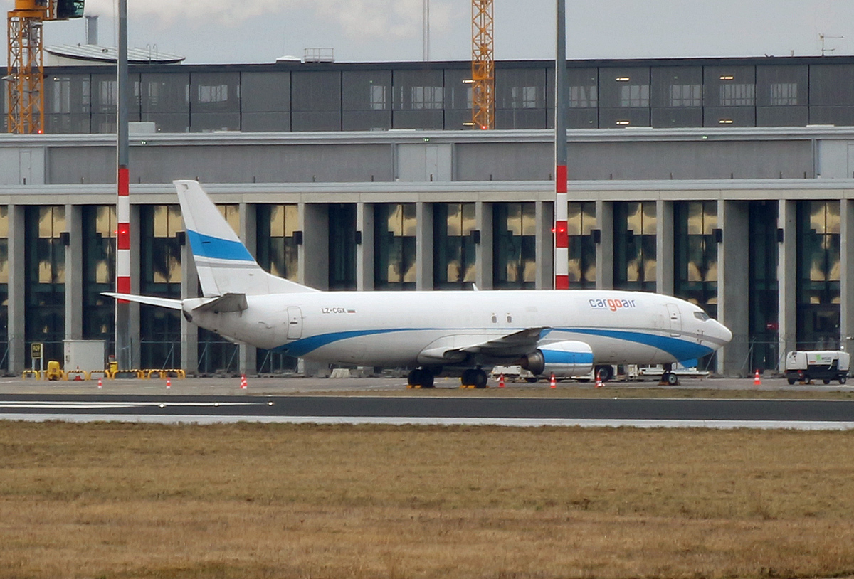 Cargoair, Boeing B 737-43Q(SF), LZ-CGX, SXF, 22.02.2019